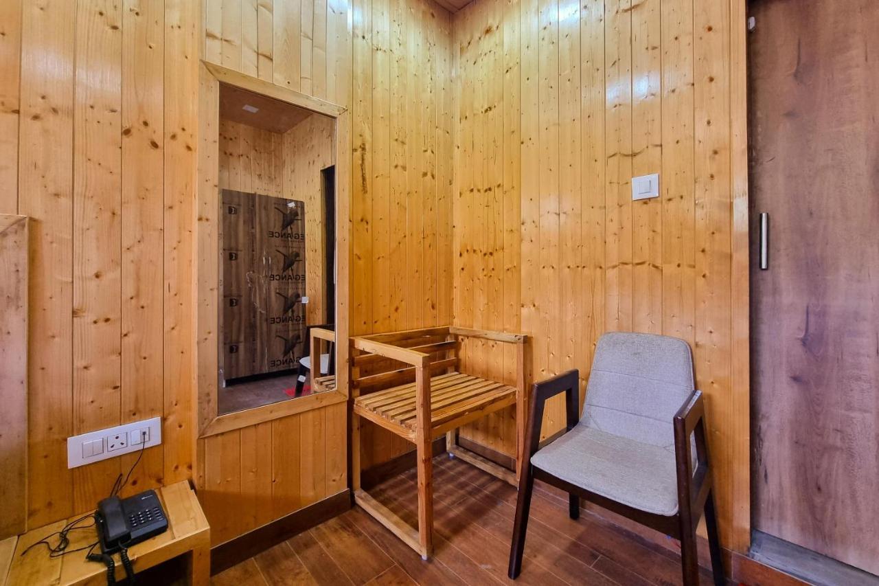 Hotel White Cloud Banikhet エクステリア 写真