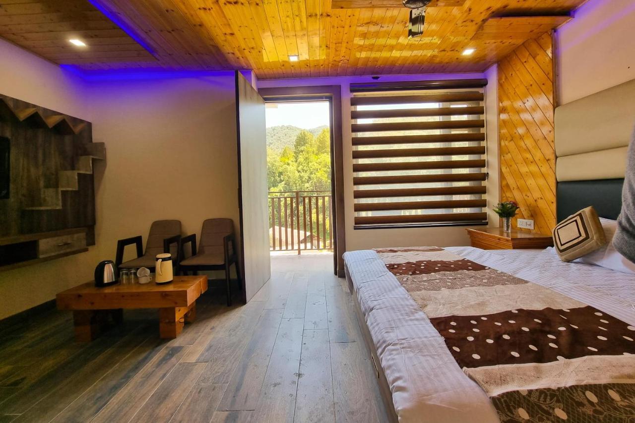 Hotel White Cloud Banikhet エクステリア 写真