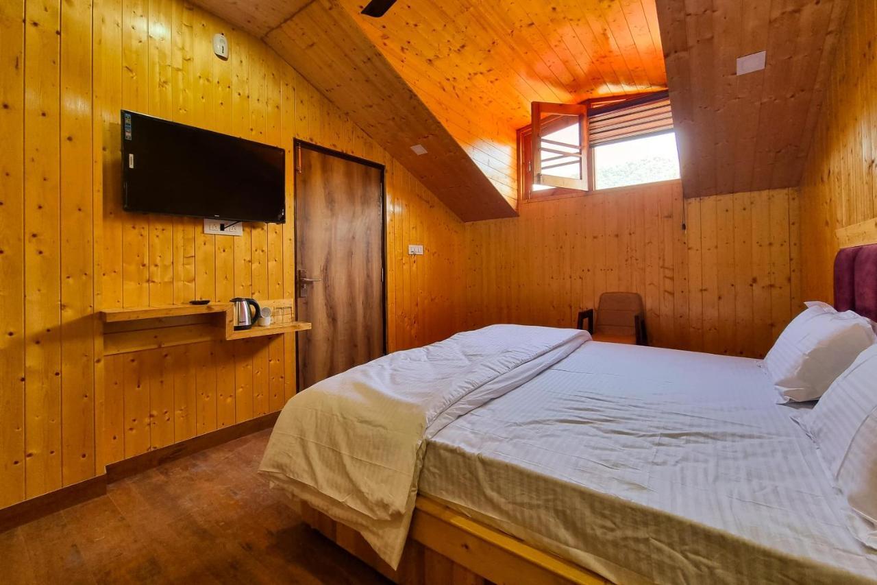 Hotel White Cloud Banikhet エクステリア 写真
